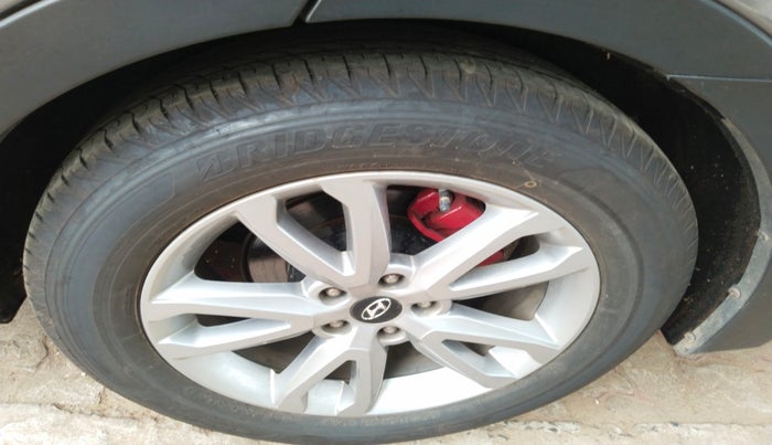 2015 Hyundai Santa Fe 2 WD AT, Diesel, Automatic, 1,10,200 km, tyre