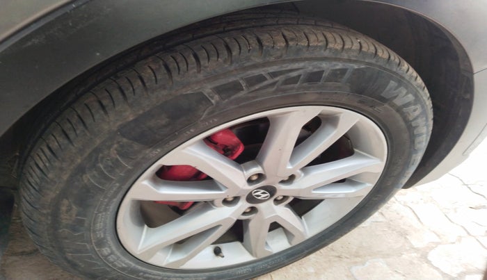 2015 Hyundai Santa Fe 2 WD AT, Diesel, Automatic, 1,10,200 km, tyre