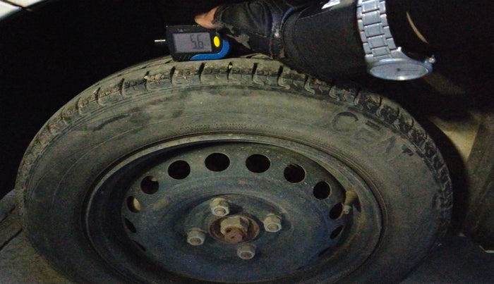 2014 Datsun Go T, Petrol, Manual, 1,22,833 km, tyre