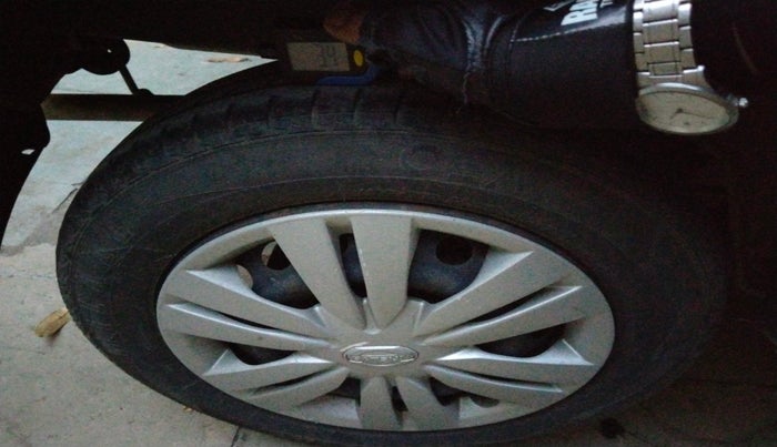 2014 Datsun Go T, Petrol, Manual, 1,22,833 km, tyre