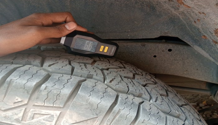 2010 Toyota Fortuner 3.0 4X4 MT, Diesel, Manual, 1,98,014 km, tyre