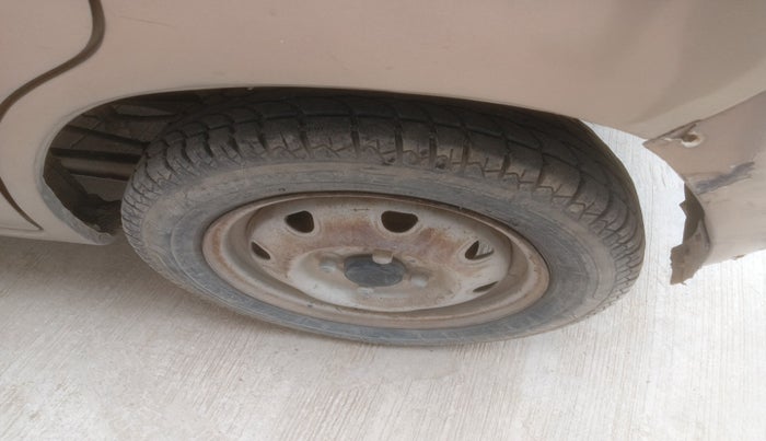2010 Maruti Zen Estilo LXI, Petrol, Manual, 79,776 km, tyre