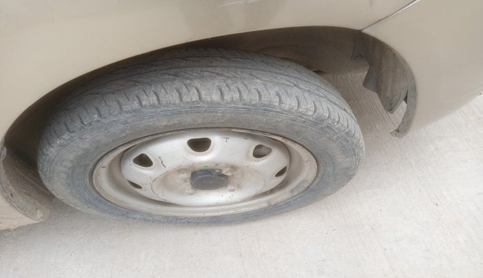 2010 Maruti Zen Estilo LXI, Petrol, Manual, 79,776 km, tyre