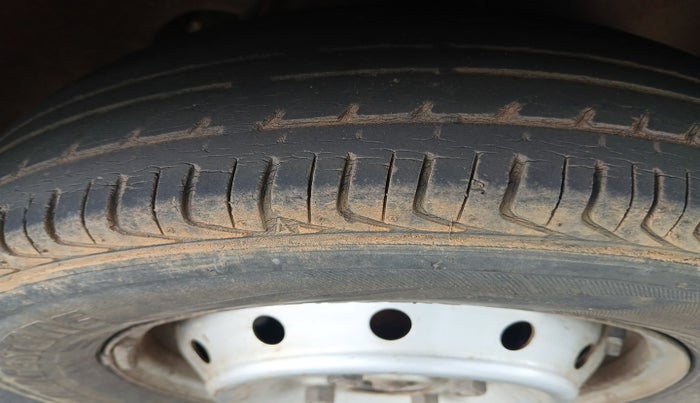 2010 Maruti Alto LXI, Petrol, Manual, 30,152 km, tyre