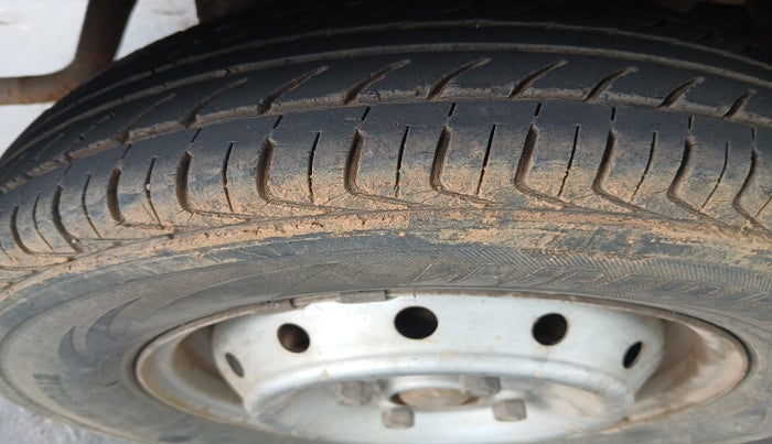 2010 Maruti Alto LXI, Petrol, Manual, 30,152 km, tyre