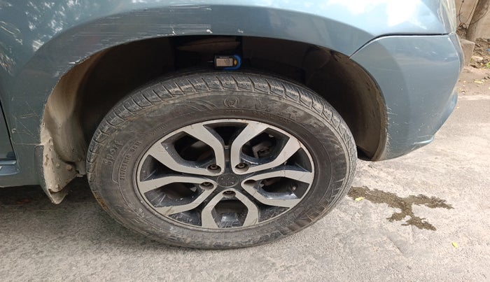 2013 Nissan Terrano XL D PLUS, Diesel, Manual, 2,73,682 km, tyre