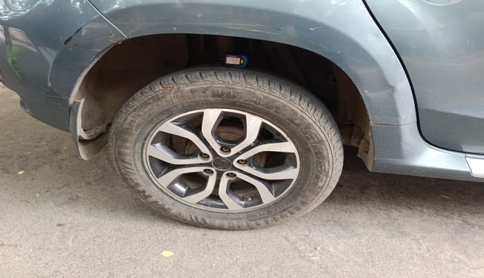 2013 Nissan Terrano XL D PLUS, Diesel, Manual, 2,73,682 km, tyre