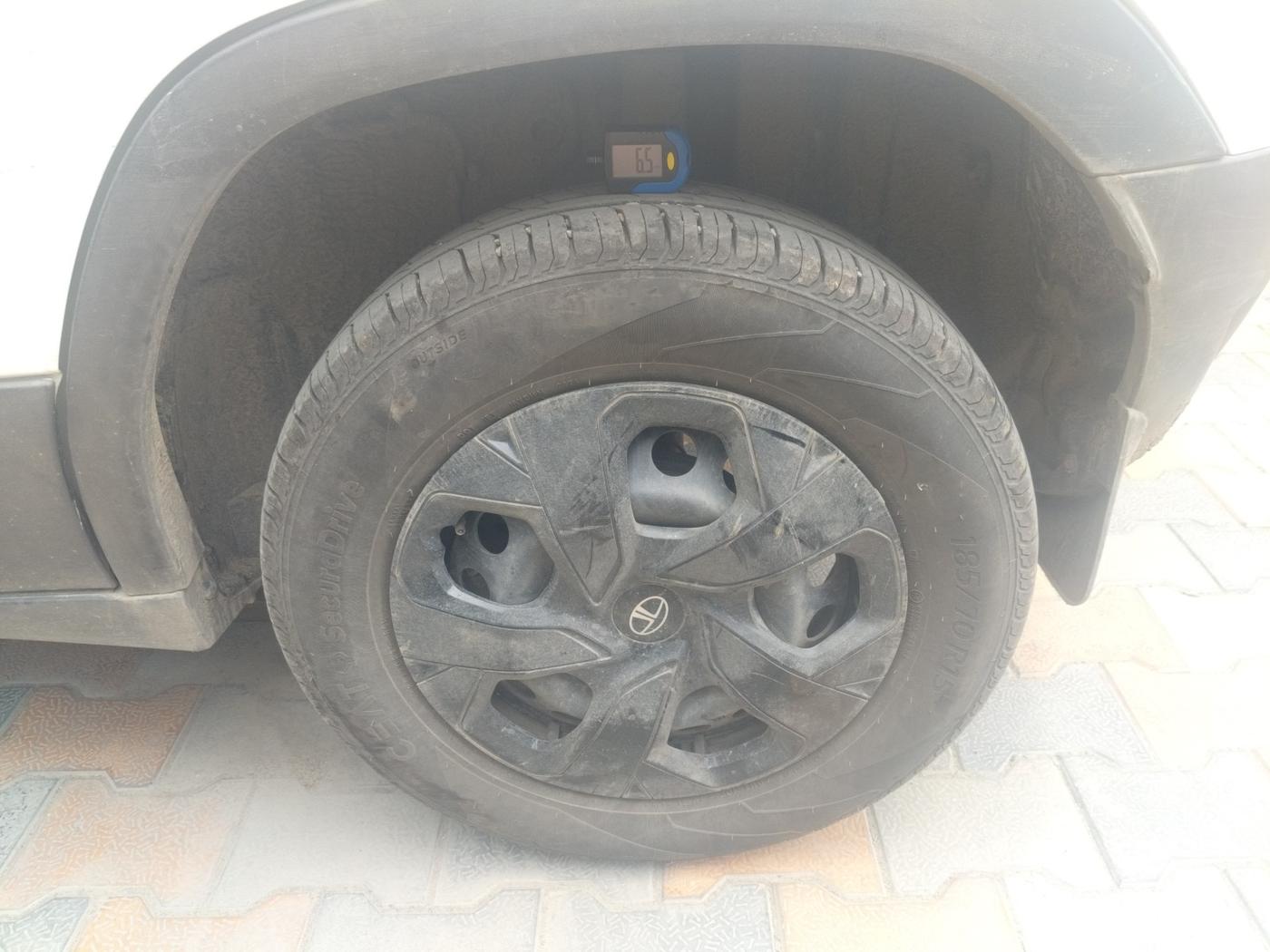 2024 Tata PUNCH ADVENTURE AMT, Petrol, Automatic, 10,761 km, tyre