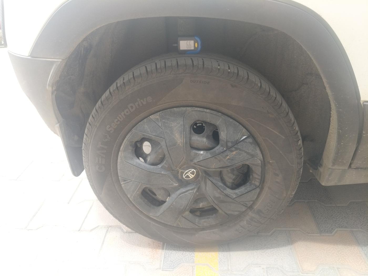 2024 Tata PUNCH ADVENTURE AMT, Petrol, Automatic, 10,761 km, tyre