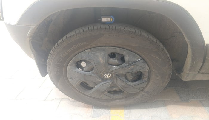 2024 Tata PUNCH ADVENTURE AMT, Petrol, Automatic, 10,761 km, tyre