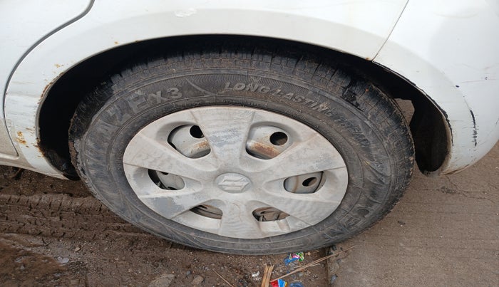 2010 Maruti Ritz LXI, Petrol, Manual, 2,18,264 km, tyre