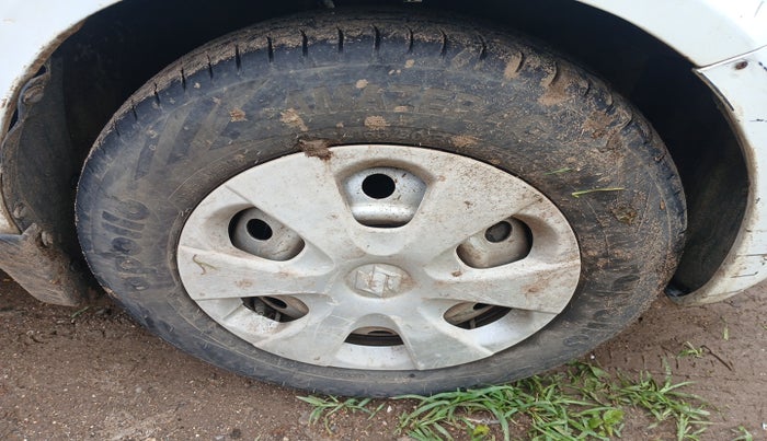 2010 Maruti Ritz LXI, Petrol, Manual, 2,18,264 km, tyre