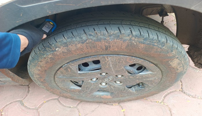 2024 Hyundai VENUE S(O) 1.2, Petrol, Manual, 8,688 km, tyre