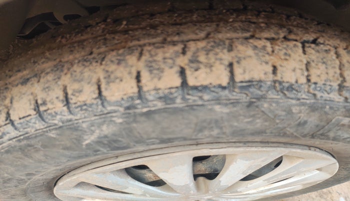 2015 Maruti Ritz LXI, Petrol, Manual, 54,525 km, tyre