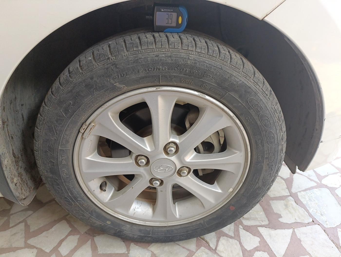 2015 Hyundai Grand i10 ASTA 1.2 KAPPA VTVT, Petrol, Manual, 25,958 km, tyre