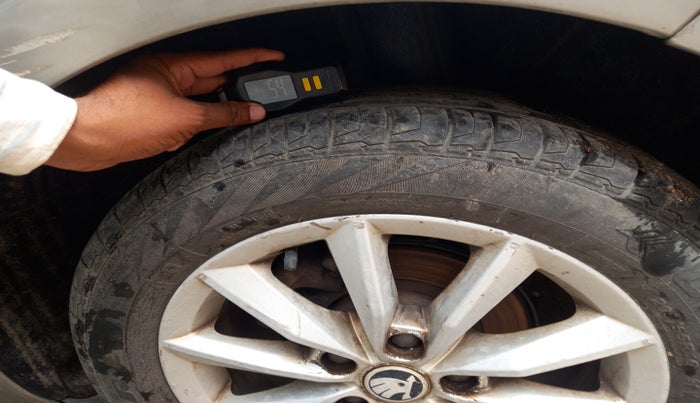 2013 Skoda Octavia ELEGANCE 2.0 TDI AT, Diesel, Automatic, 1,22,620 km, tyre