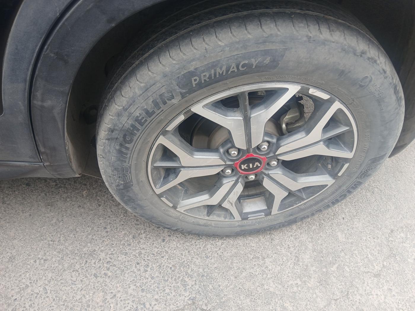 2020 KIA SELTOS GTX PLUS AT 1.5 DIESEL, Diesel, Automatic, 1,15,289 km, tyre