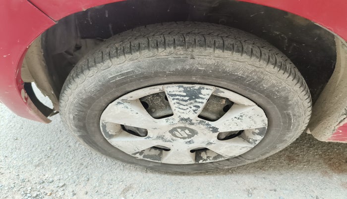2010 Maruti A Star VXI (ABS) AT, Petrol, Automatic, 1,24,487 km, tyre