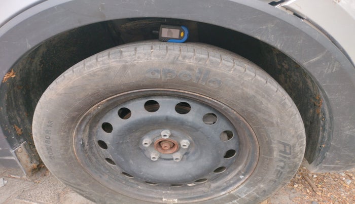 2022 Skoda KUSHAQ ACTIVE 1.0L TSI MT, Petrol, Manual, 17,418 km, tyre