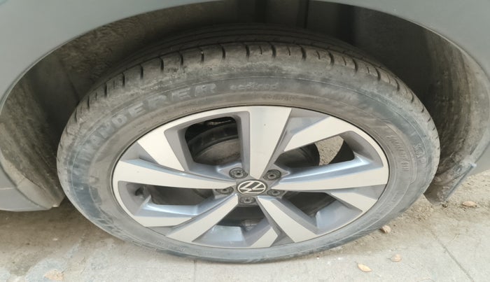 2022 Volkswagen TAIGUN TOPLINE 1.0 TSI AT, Petrol, Automatic, 23,846 km, tyre