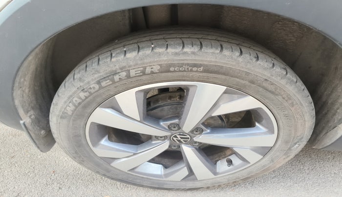 2022 Volkswagen TAIGUN TOPLINE 1.0 TSI AT, Petrol, Automatic, 23,846 km, tyre