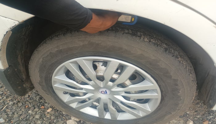 2012 Maruti Swift Dzire LXI, Petrol, Manual, 1,44,106 km, tyre