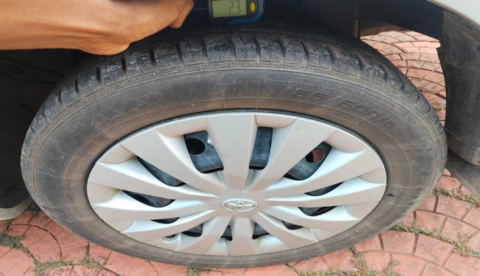 2013 Toyota Etios G, Petrol, Manual, 26,321 km, tyre