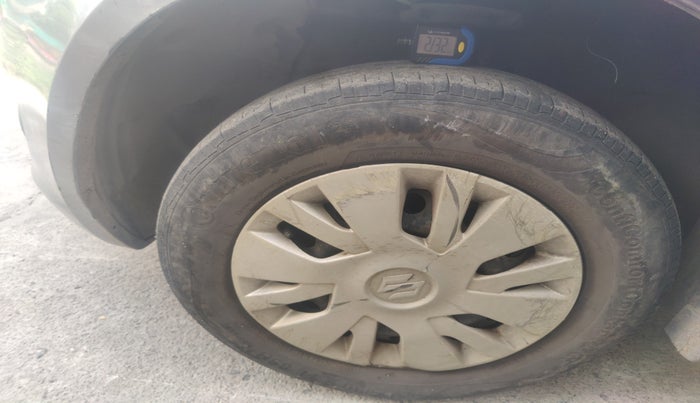 2013 Maruti Swift VXI, Petrol, Manual, 85,139 km, tyre