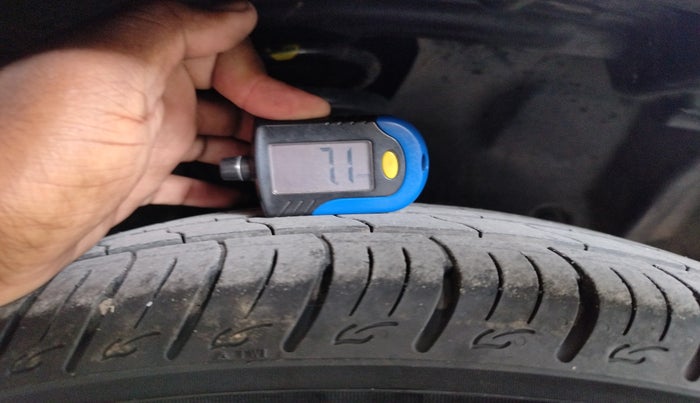 2014 Ford Ecosport TITANIUM 1.5L DIESEL, Diesel, Manual, 1,18,594 km, tyre