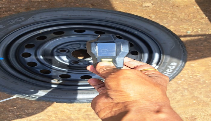 2016 Maruti Wagon R 1.0 VXI AMT, Petrol, Automatic, 68,277 km, tyre