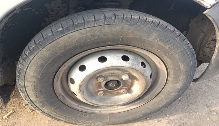 2011 Maruti Alto LXI, Petrol, Manual, 1,75,405 km, tyre
