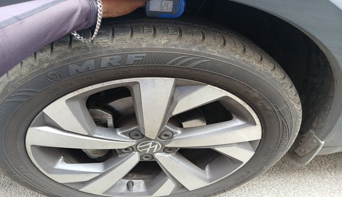 2024 Volkswagen TAIGUN TOPLINE 1.0 TSI MT, Petrol, Manual, 3,942 km, tyre