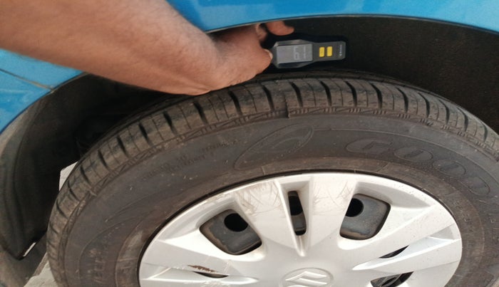 2013 Maruti Swift Dzire VDI, Diesel, Manual, 31,934 km, tyre