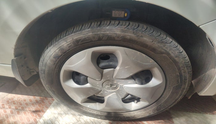 2023 Tata Tiago XT (O) PETROL, Petrol, Manual, 19,297 km, tyre