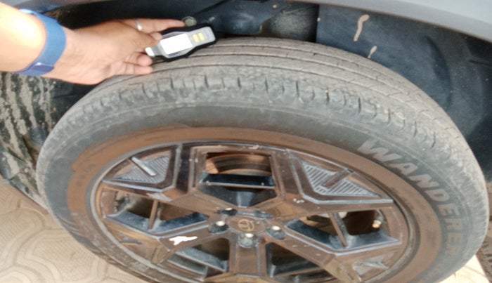 2024 Tata Harrier FEARLESS PLUS DARK EDITION, Diesel, Manual, 39,800 km, tyre