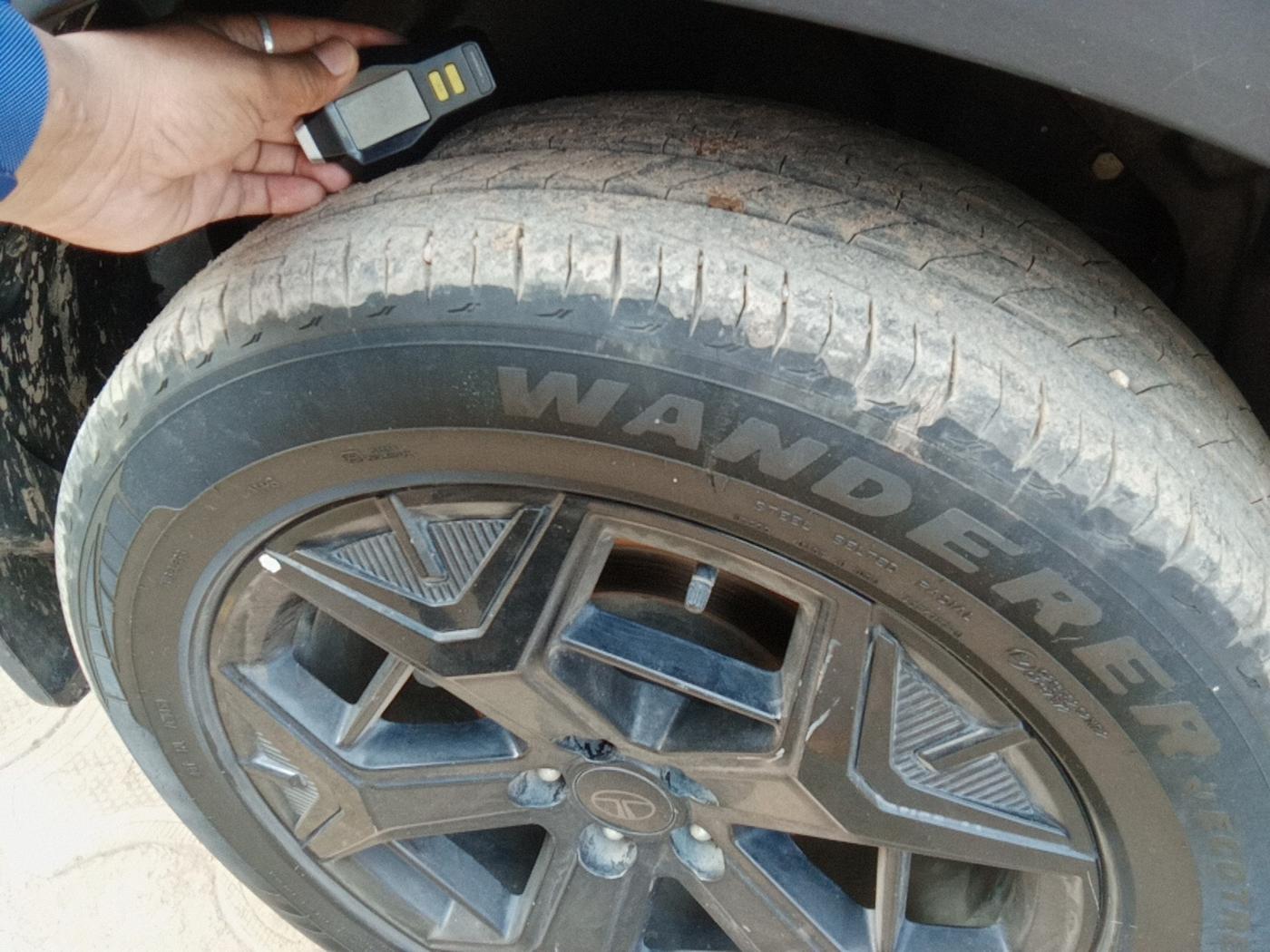 2024 Tata Harrier FEARLESS PLUS DARK EDITION, Diesel, Manual, 41,000 km, tyre