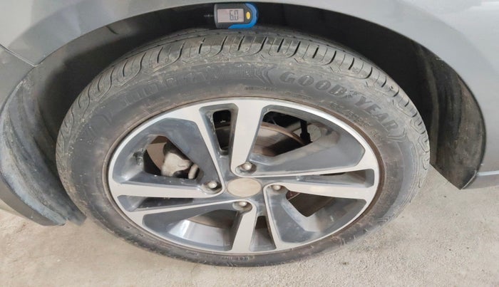 2022 Tata ALTROZ XZA, Petrol, Automatic, 22,702 km, tyre