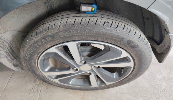 2022 Tata ALTROZ XZA, Petrol, Automatic, 22,702 km, tyre