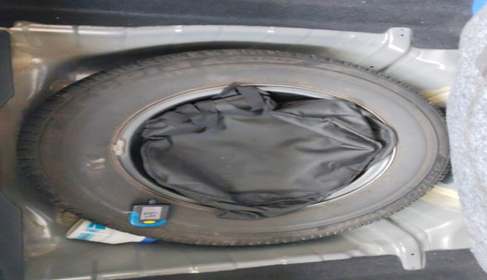 2022 Tata ALTROZ XZA, Petrol, Automatic, 22,702 km, tyre