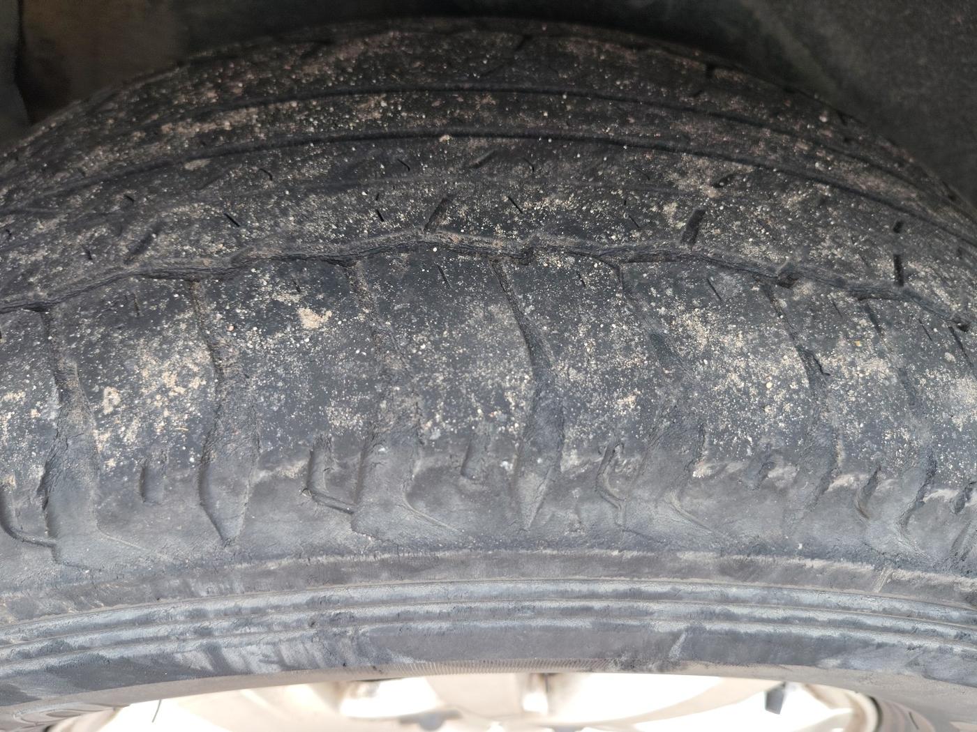 2016 Mahindra XUV500 W8 AT 1.99, Diesel, Automatic, 79,088 km, tyre