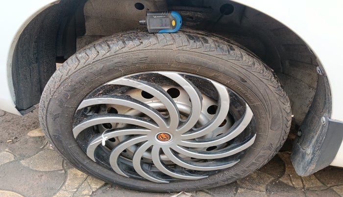 2015 Maruti Wagon R 1.0 VXI, Petrol, Manual, 89,683 km, tyre