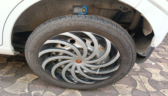 2015 Maruti Wagon R 1.0 VXI, Petrol, Manual, 89,683 km, tyre