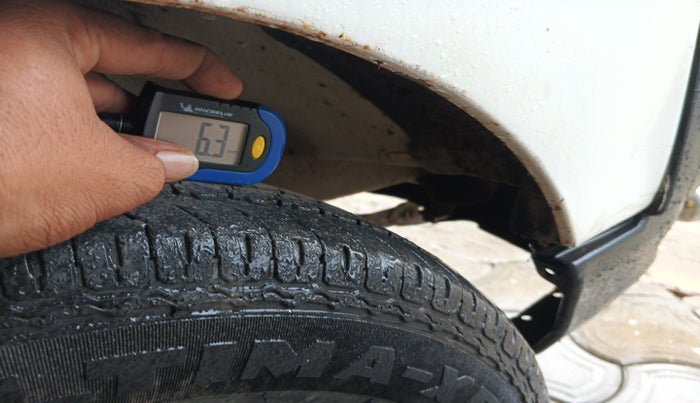 2015 Maruti Eeco 7 STR, Petrol, Manual, 2,12,431 km, tyre