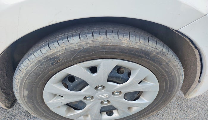 2016 Hyundai Grand i10 SPORTZ 1.2 KAPPA VTVT, Petrol, Manual, 47,739 km, tyre