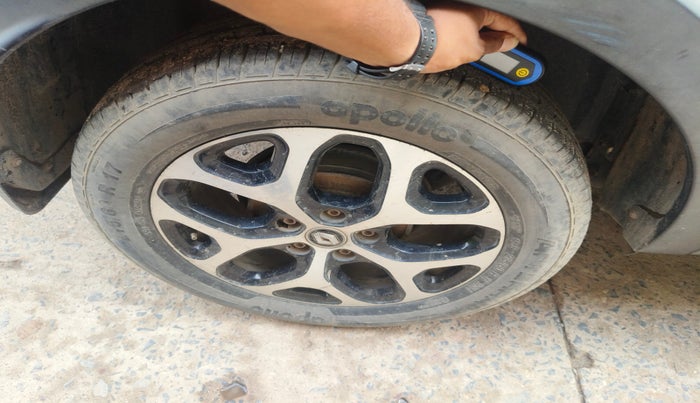 2017 Renault Captur PLATINE DIESEL DUAL TONE, Diesel, Manual, 94,671 km, tyre