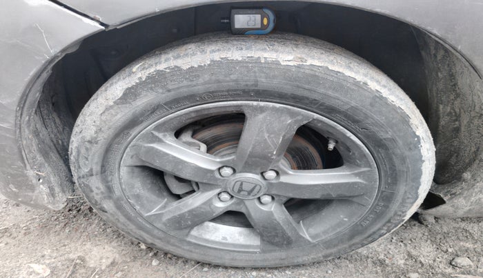 2012 Honda Jazz 1.2L I-VTEC X, Petrol, Manual, 1,09,909 km, tyre