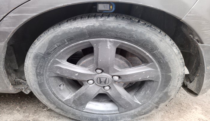 2012 Honda Jazz 1.2L I-VTEC X, Petrol, Manual, 1,09,909 km, tyre