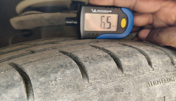 2016 Tata Tiago XM DIESEL, Diesel, Manual, 1,63,144 km, tyre