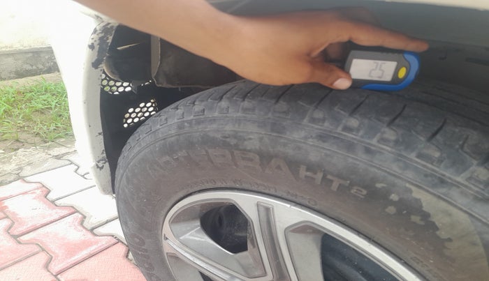 2012 Mahindra Scorpio SLE BS-III, Diesel, Manual, 1,68,706 km, tyre