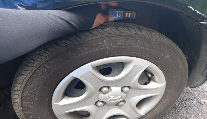 2011 Hyundai Accent EXECUTIVE, Petrol, Manual, 1,21,653 km, tyre